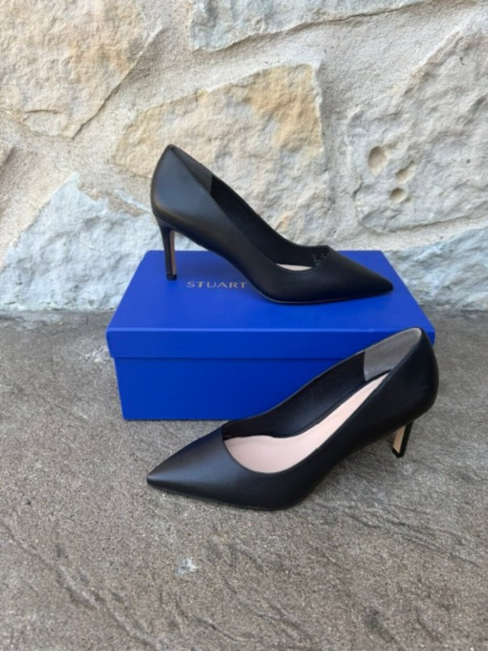 stuart weitzman leigh heels